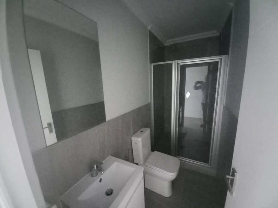 1 Bedroom Property for Sale in Table View Western Cape